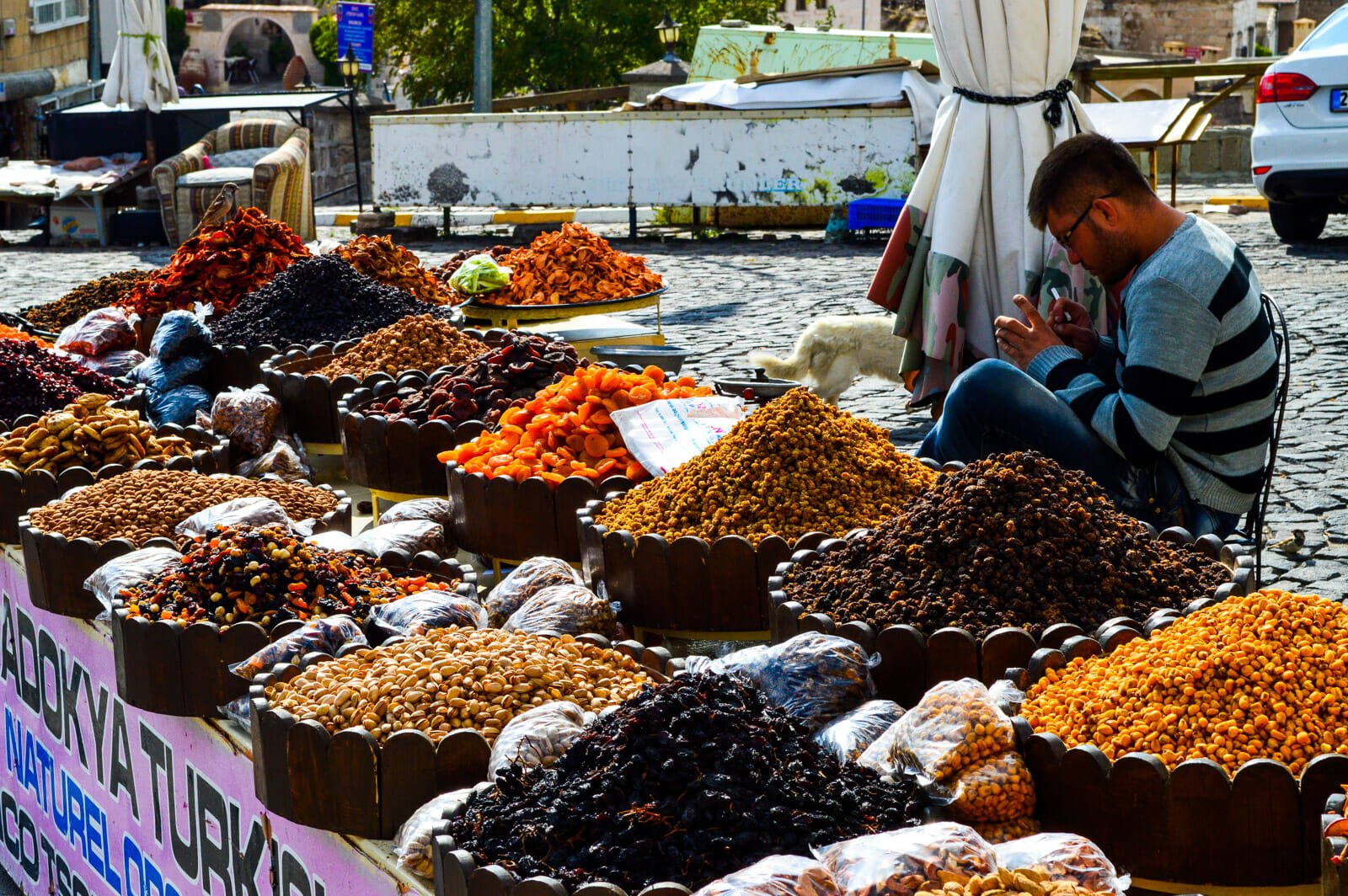 The sellers of Cappadocia, Turkey