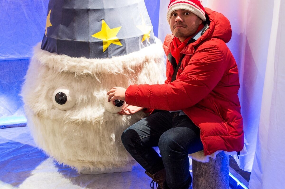 The Man of Wonders at the Kemi Snow Castle