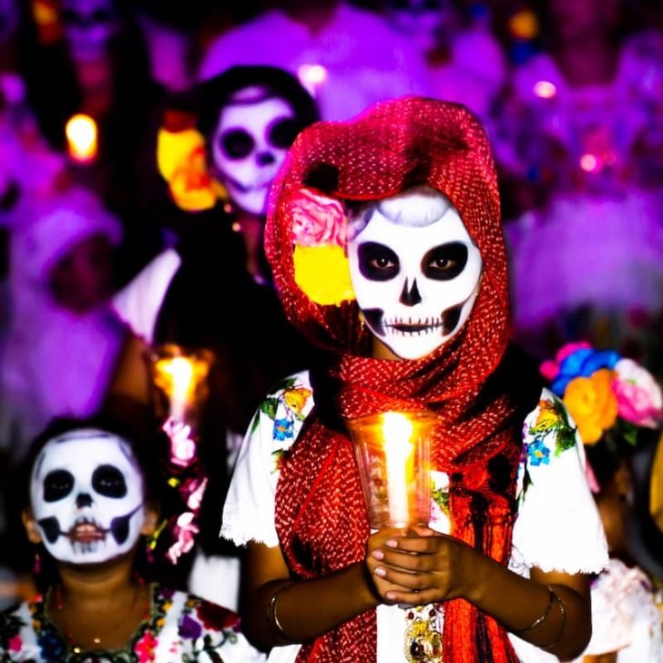 Kids in the Dia de Muertos Parade