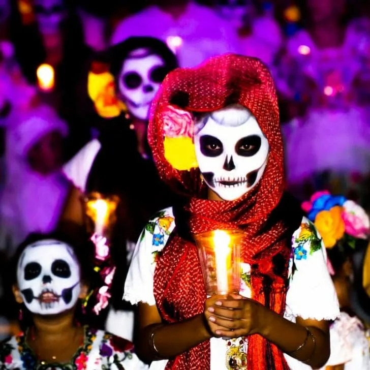 Kids in the Dia de Muertos Parade